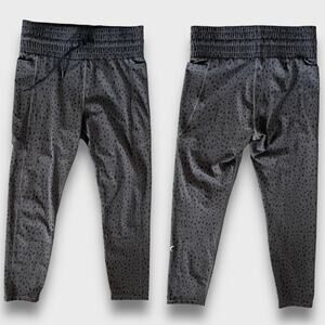 ZYIA NWOT ACTIVEWEAR CROPPEDJOGGER ANIMAL PRINT GRAY BLACK LARGE 12